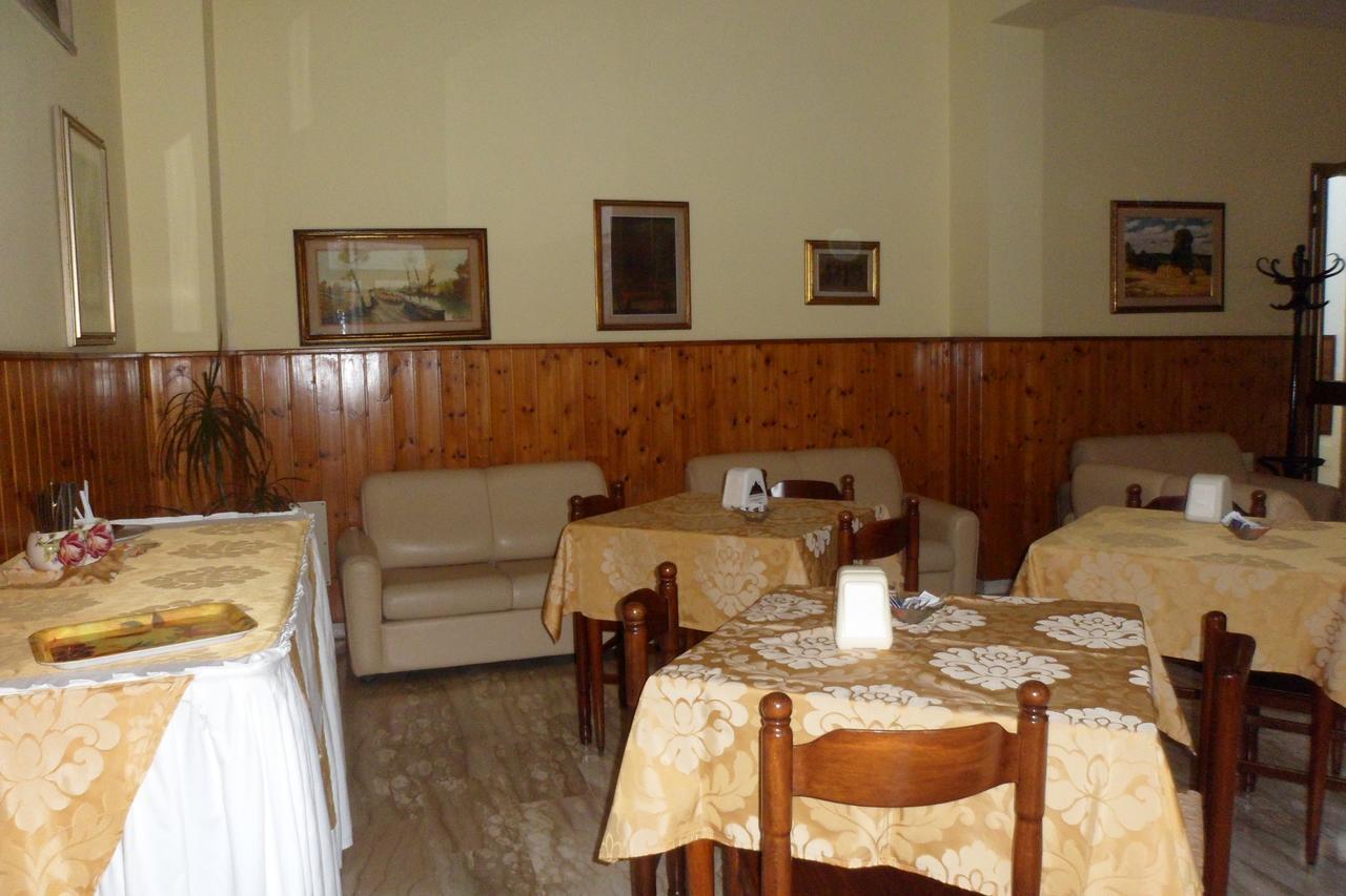 Albergo Miramonte ヴィボ・ヴァレンツィア エクステリア 写真